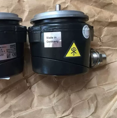 New Original BAUMER OG71 DN 256 CI Incremental Encoder with Optical Sensing IP66 Protection and 10000 rpm Operating Speed