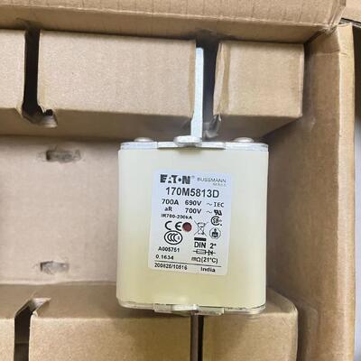Eaton Bussmann 170M5813D series high speed square body fuse, 700V (UL), 690V (IEC), 700A, 200  kAIC, Combination fuse status indicator