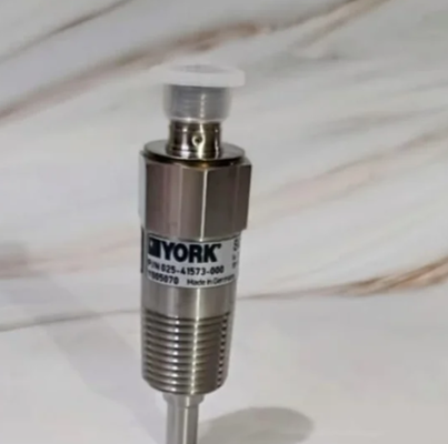 Cảm biến lưu lượng ren đực NPT 24VAC cho máy làm lạnh Johnson Controls York